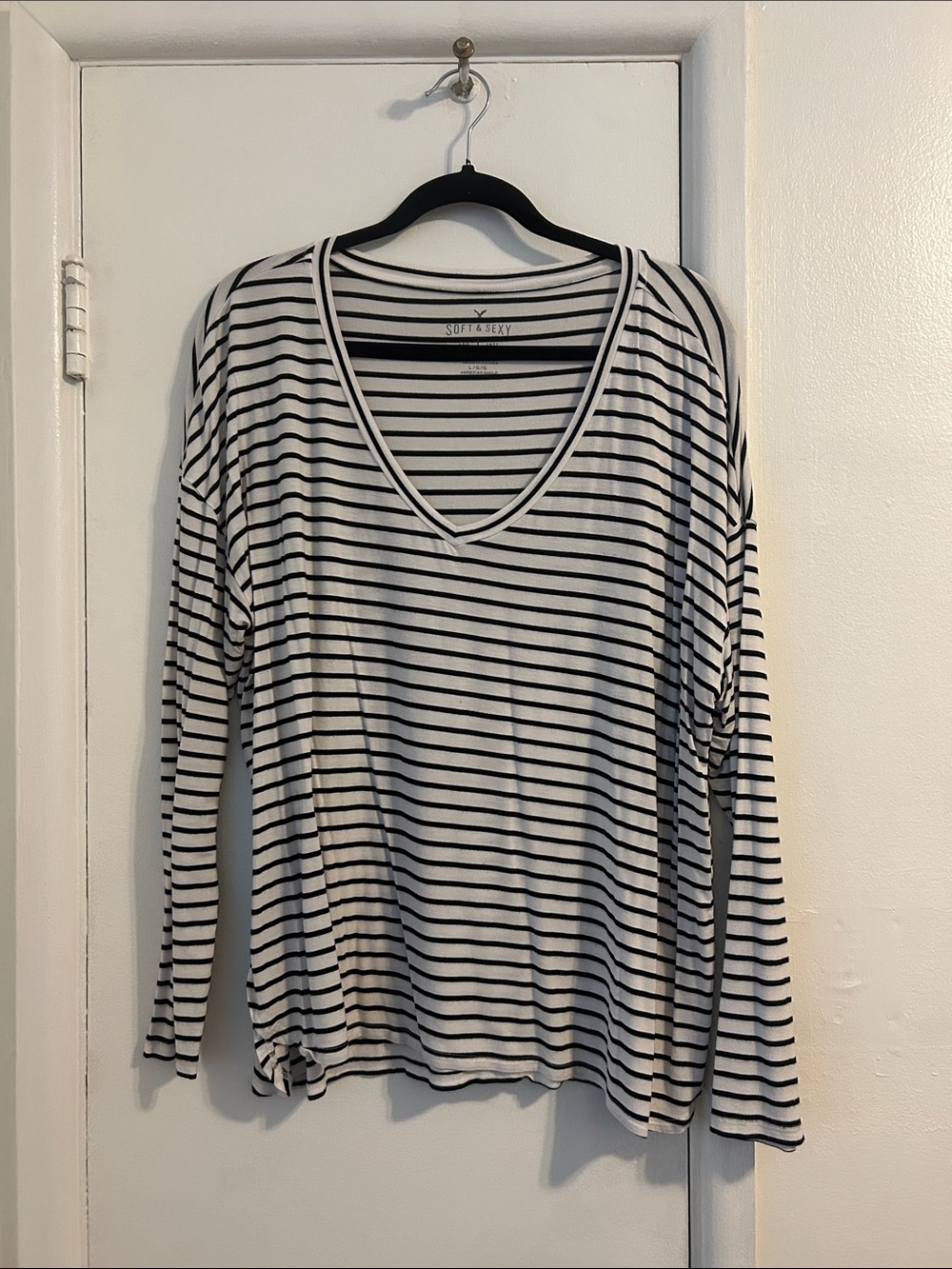 American Eagle Outfitters Black and White Striped V-Neck Long Sleeve Top
